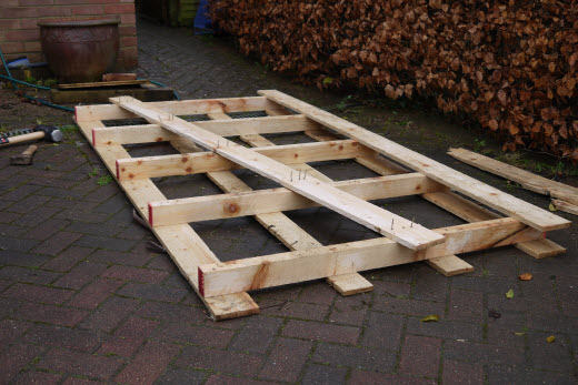 dismantling a pallet
