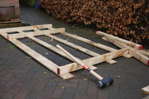 dismantling a pallet