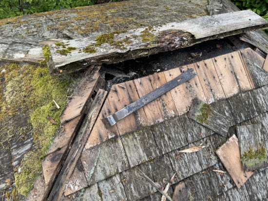 Decayed capping to malvern summerhouse