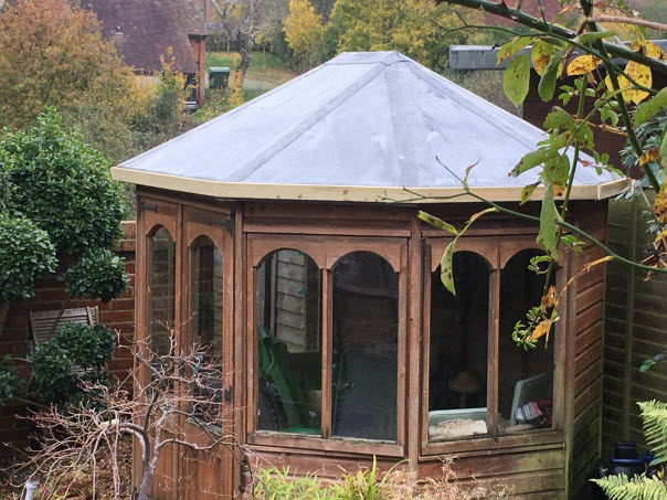 summerhouse roof with epdm roof covering