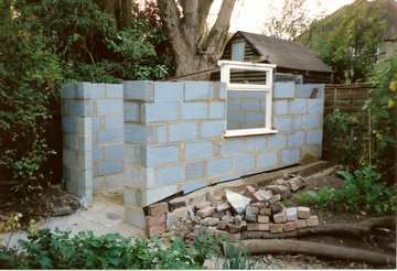 A Great DIY Garden Shed Photostory - From Foundation to 