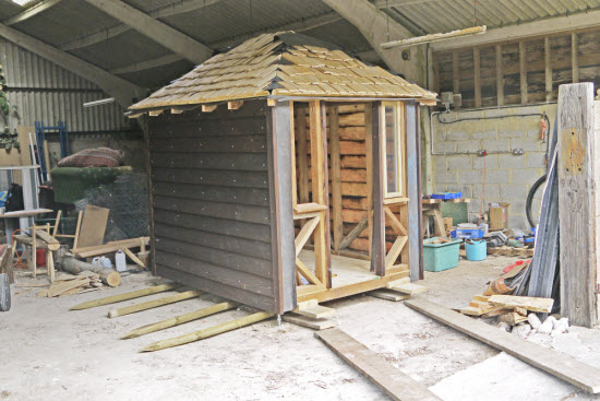 Moving a storage shed - step by step in theory and practice